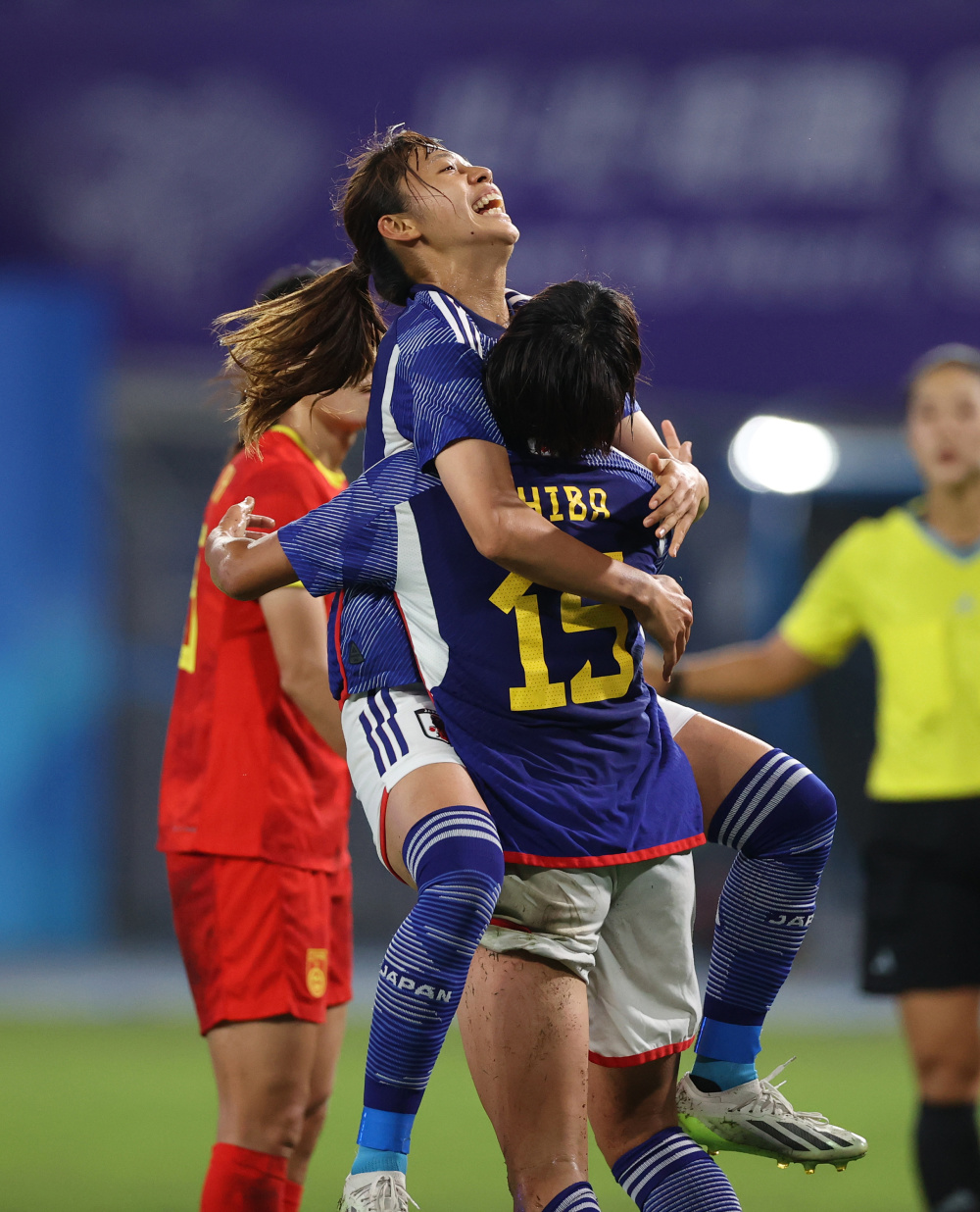 穆古鲁扎连续十场比赛得分超过赛况扑朔迷离，西班牙队挑战极限！的简单介绍AYX爱游戏